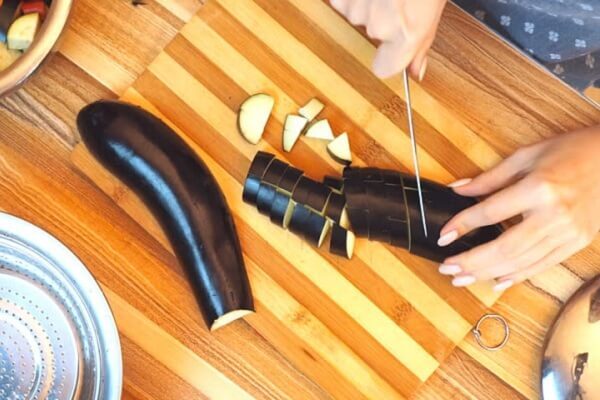 cac-mon-ngon-tu-ca-tim-nhu-ca-tim-xao-thit-bo-thumb 15 món ngon từ cà tím, cách chế biến cà tím như cà tím xào thịt bò, cà tím om thịt ba chỉ